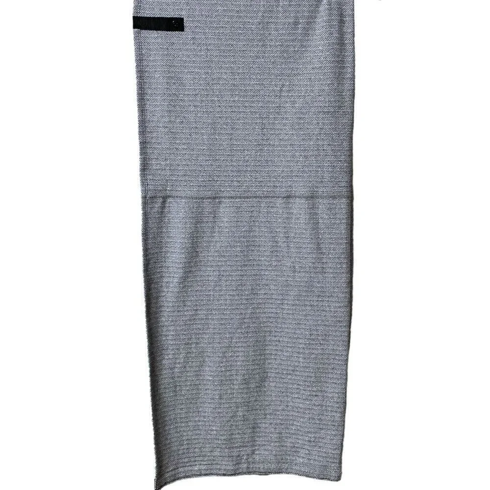LULULEMON Vinyasa Scarf Gray Herringbone Knit Snap Close 26